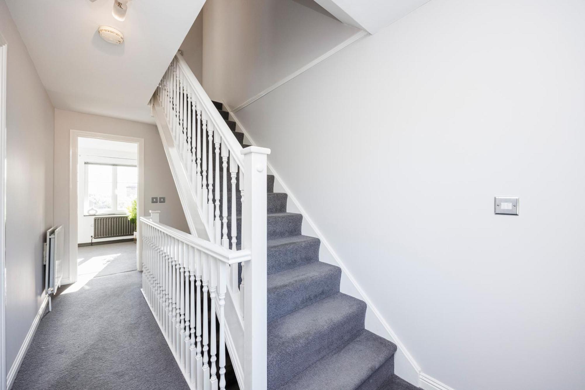 4 Bed Townhouse In Uxbridge Ideal For Families Or Contractors Hillingdon Exterior photo